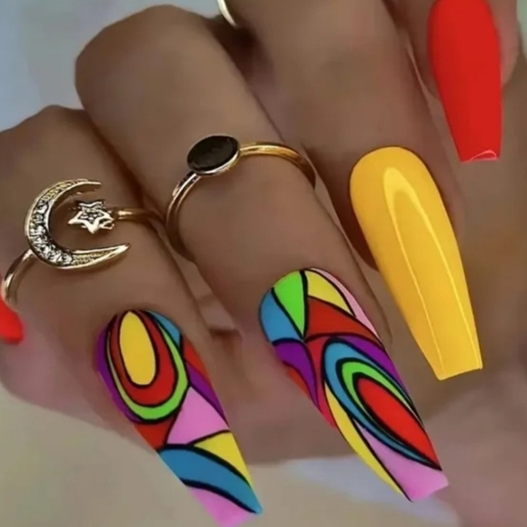 24 Pieces Fake press on nails - Picture 1 of 4